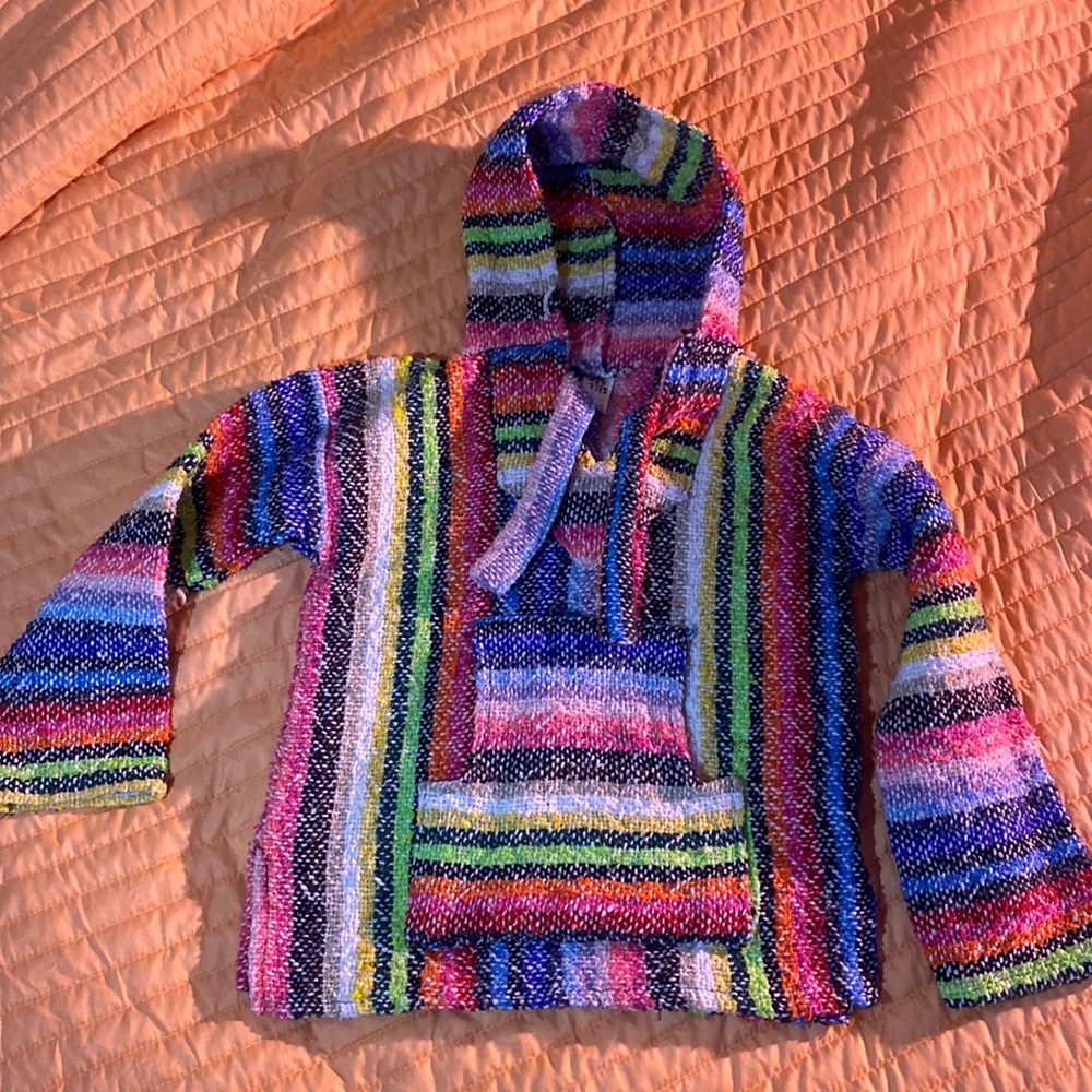 Vibrant colorful unisex kids pancho. Size 4/5.